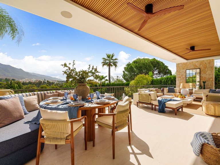 Villa for Sale in Nueva Andalucía, Malaga 12