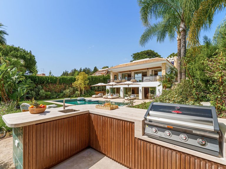 Villa for Sale in Nueva Andalucía, Malaga 15