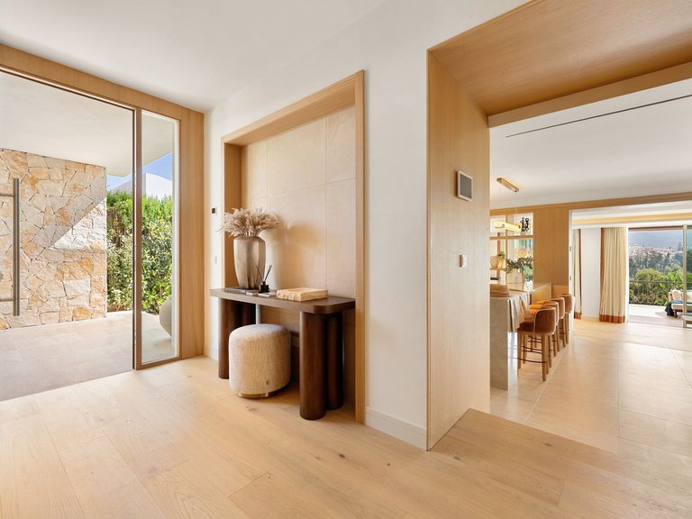 Villa for Sale in Nueva Andalucía, Malaga 26