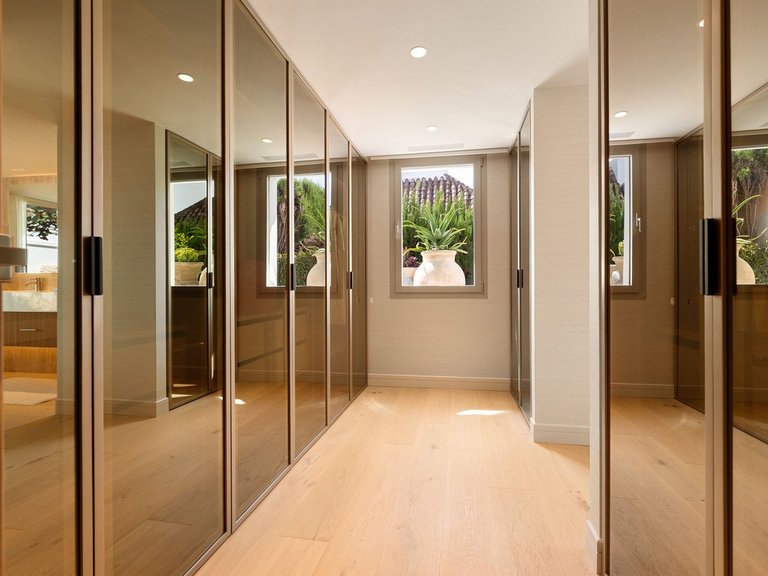 Villa for Sale in Nueva Andalucía, Malaga 33