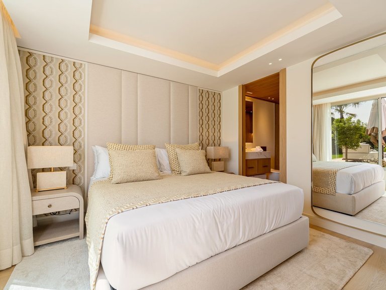 Villa for Sale in Nueva Andalucía, Malaga 41