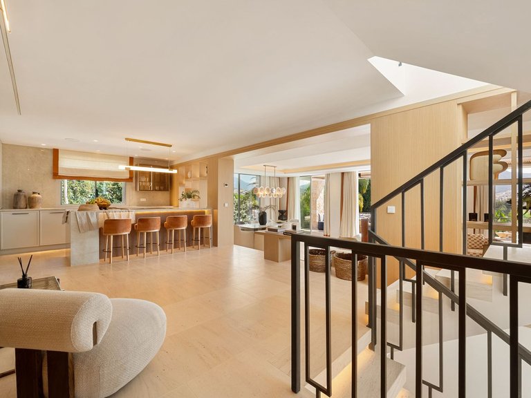Villa for Sale in Nueva Andalucía, Malaga 44