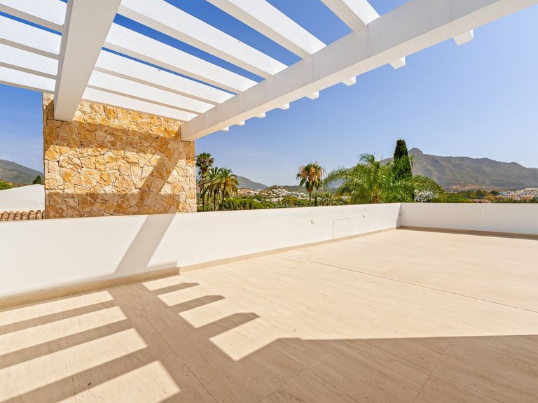 Villa for Sale in Nueva Andalucía, Malaga 48
