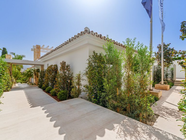 Villa for Sale in Nueva Andalucía, Malaga 49