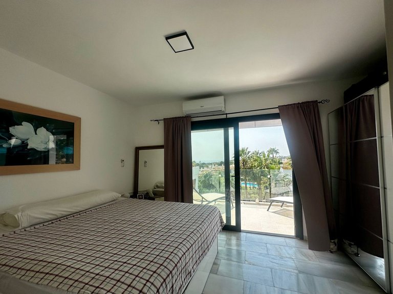Villa for Sale in Calahonda, Malaga 19