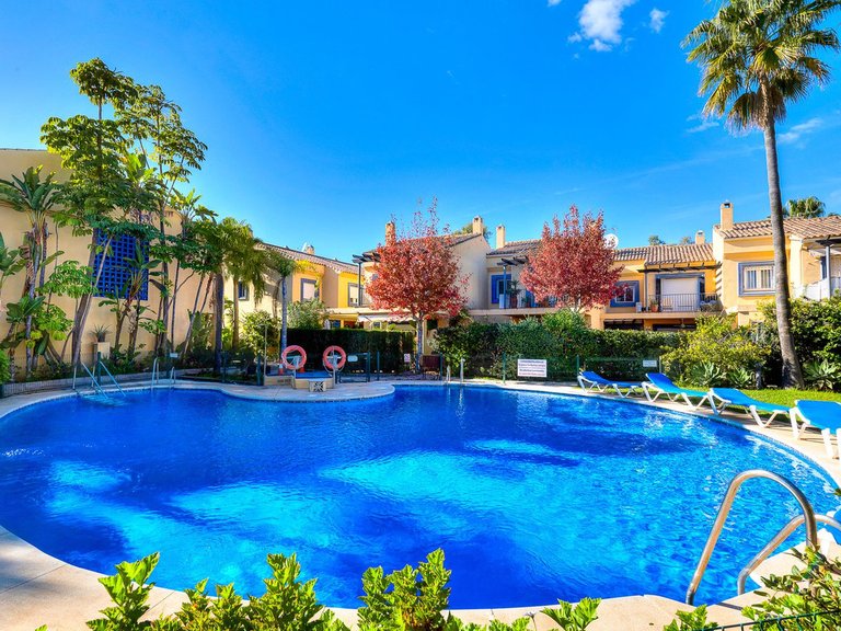 Villa for Sale in San Pedro De Alcántara, Malaga 1