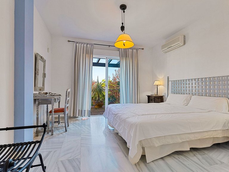 Villa for Sale in San Pedro De Alcántara, Malaga 11