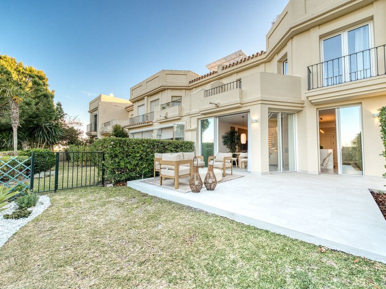 Villa for Sale in La Quinta, Malaga 20