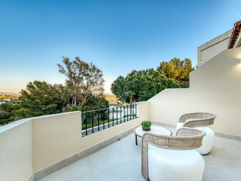 Villa for Sale in La Quinta, Malaga 24