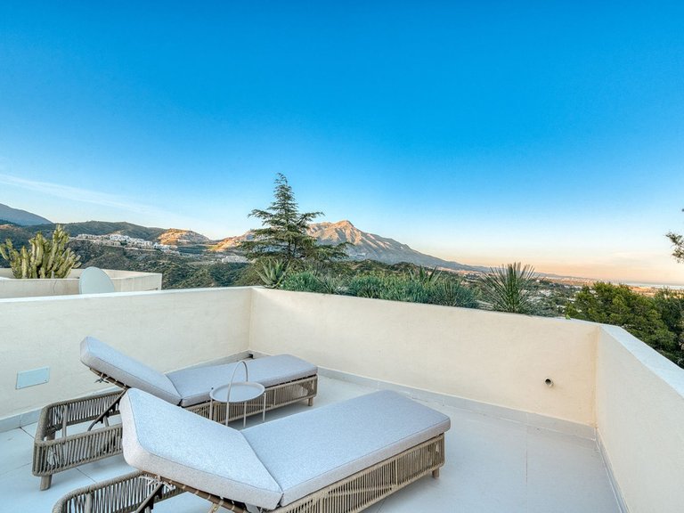 Villa for Sale in La Quinta, Malaga 33