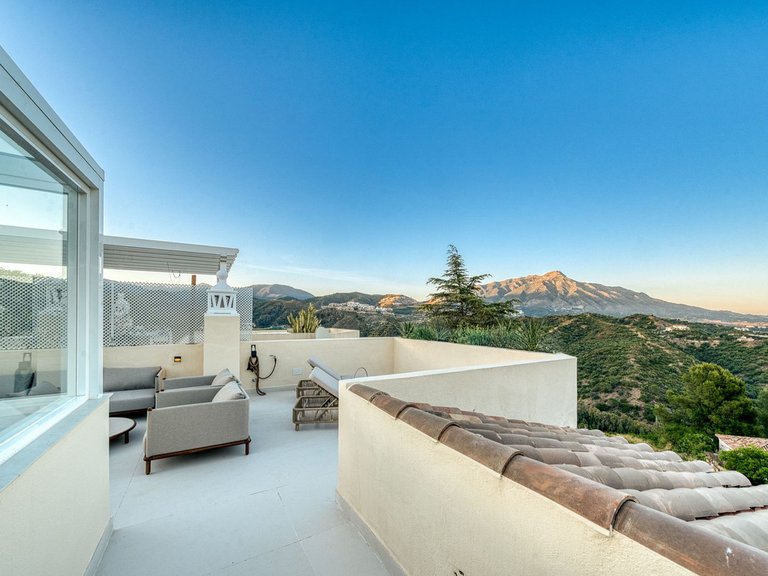 Villa for Sale in La Quinta, Malaga 34