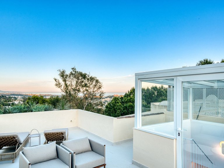 Villa for Sale in La Quinta, Malaga 37