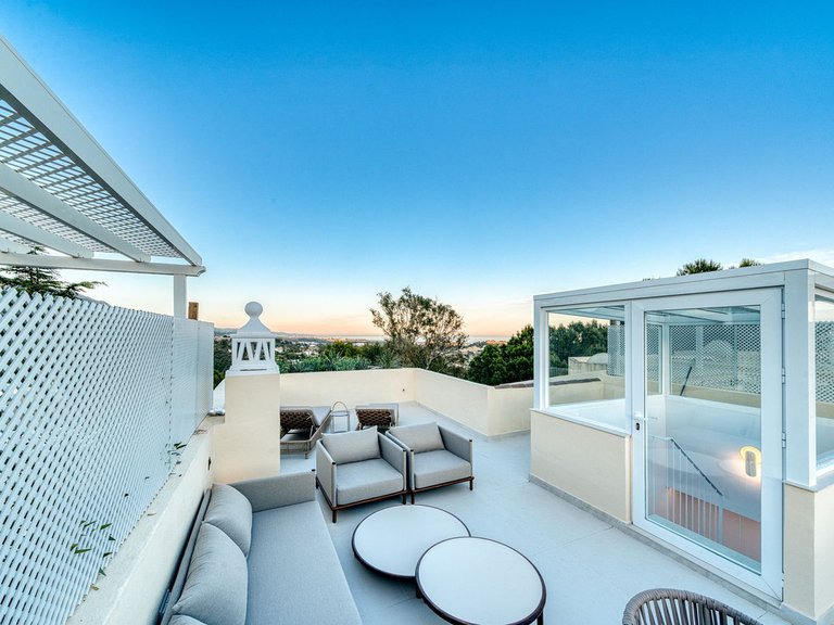Villa for Sale in La Quinta, Malaga 38