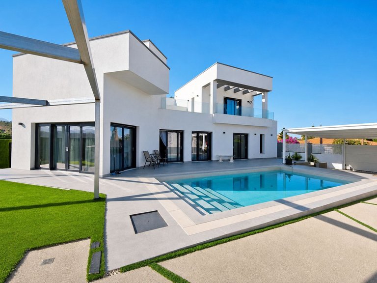 Villa for Sale in Estepona, Malaga 1