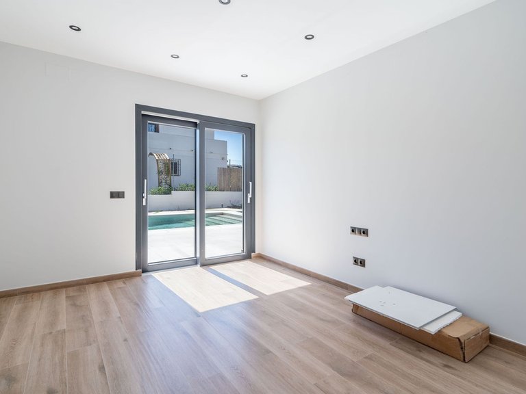 Villa for Sale in Estepona, Malaga 10