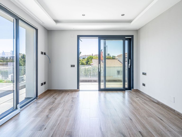 Villa for Sale in Estepona, Malaga 13
