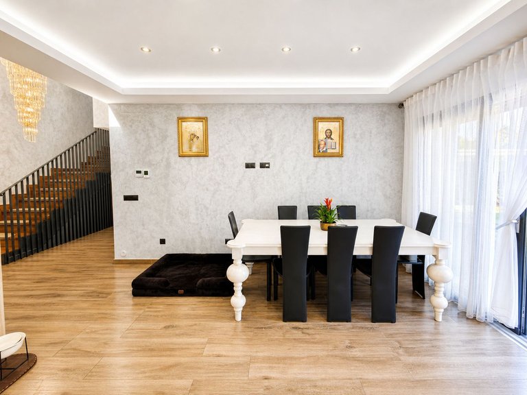 Villa for Sale in Estepona, Malaga 6
