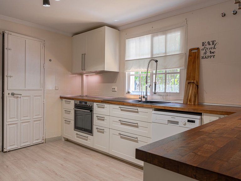 Villa for Sale in Alhaurín De La Torre, Malaga 3