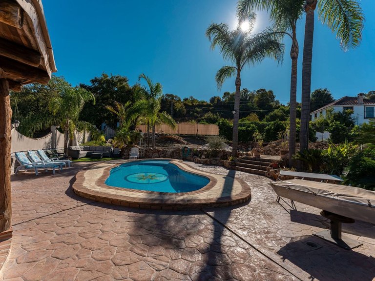 Villa for Sale in Coín, Malaga 1