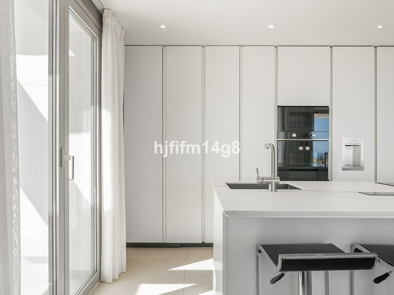 Apartment for Sale in Nueva Andalucía, Malaga 10