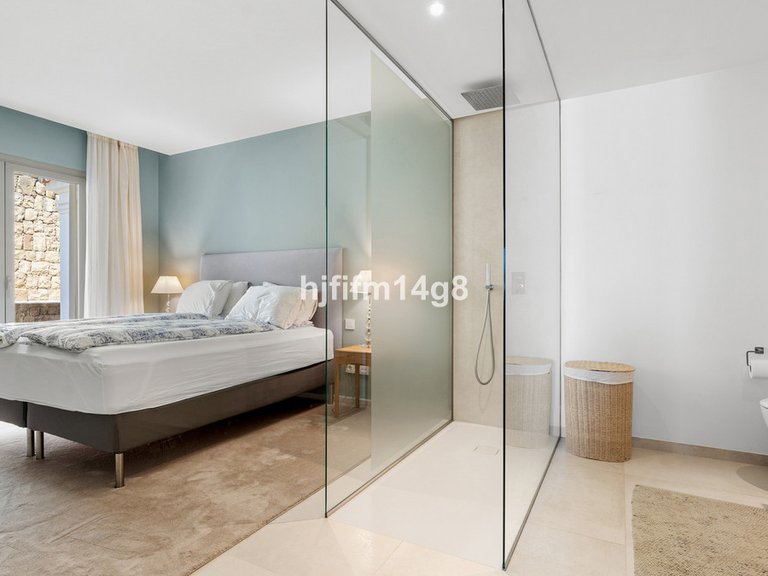 Apartment for Sale in Nueva Andalucía, Malaga 11