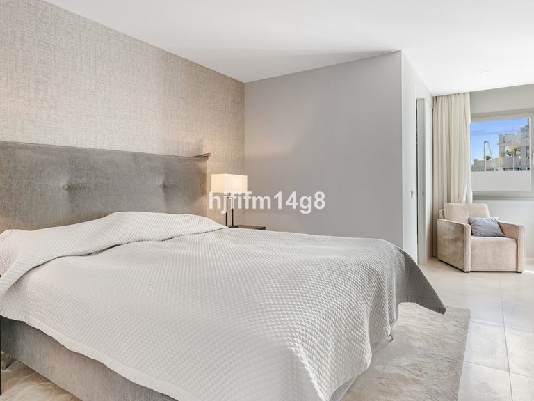 Apartment for Sale in Nueva Andalucía, Malaga 13
