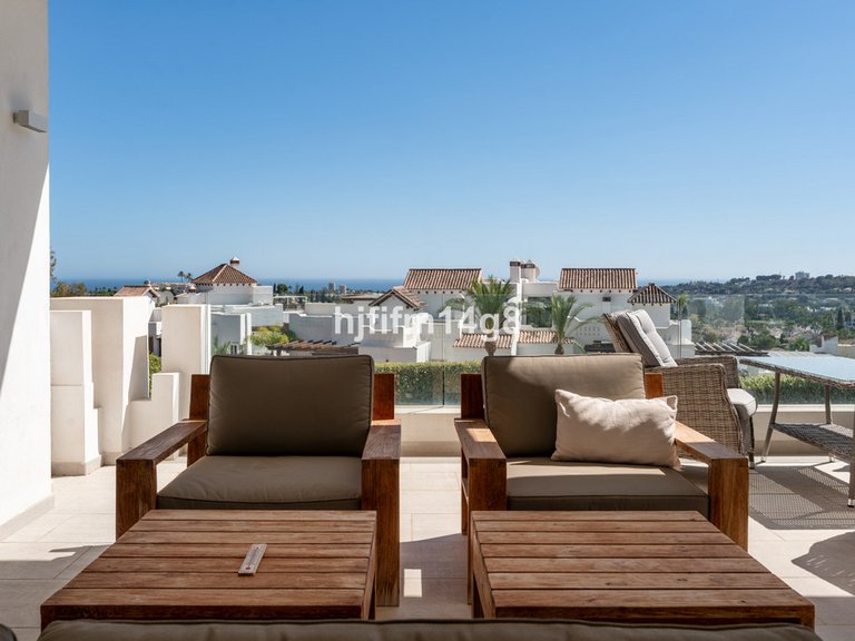 Apartment for Sale in Nueva Andalucía, Malaga 19
