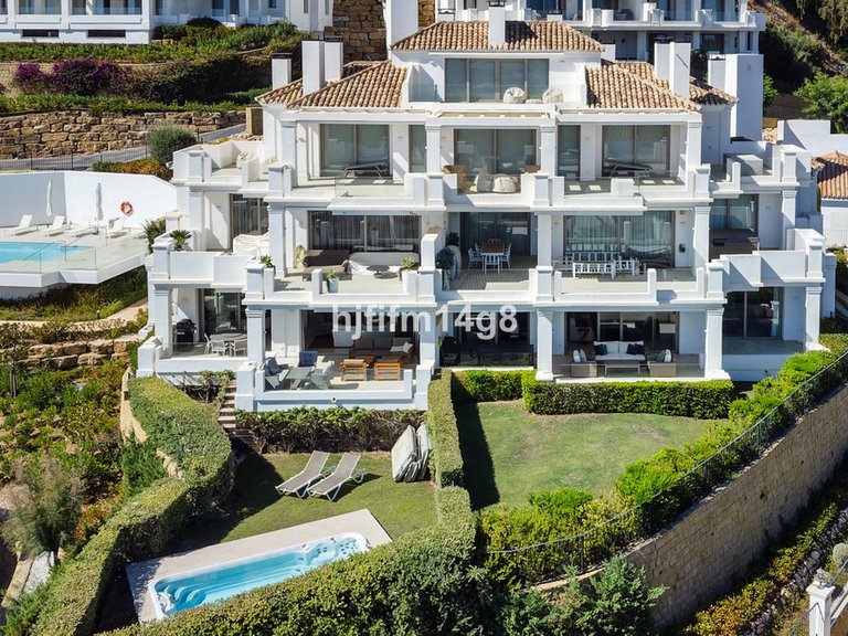 Apartment for Sale in Nueva Andalucía, Malaga 2