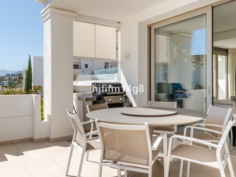 Apartment for Sale in Nueva Andalucía, Malaga 20