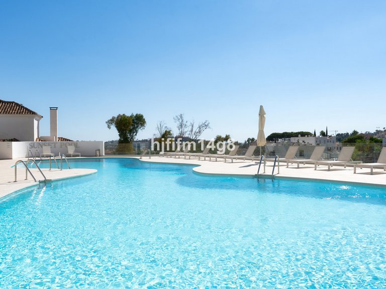 Apartment for Sale in Nueva Andalucía, Malaga 23