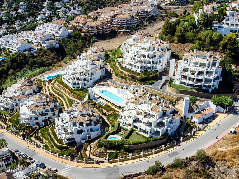 Apartment for Sale in Nueva Andalucía, Malaga 29