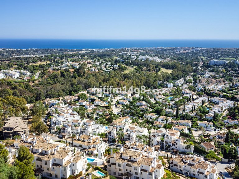 Apartment for Sale in Nueva Andalucía, Malaga 31
