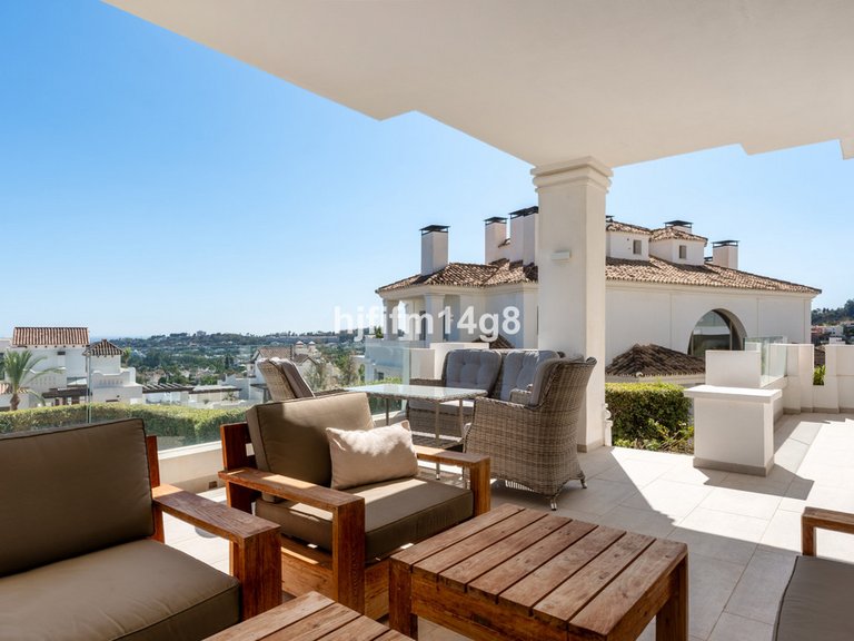 Apartment for Sale in Nueva Andalucía, Malaga 4