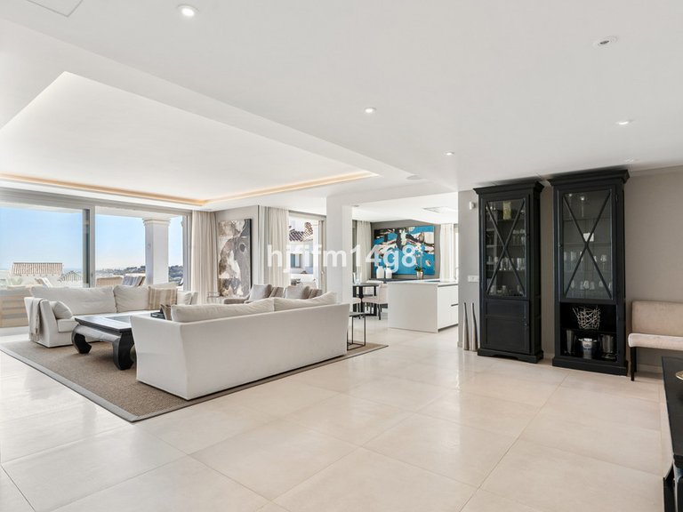 Apartment for Sale in Nueva Andalucía, Malaga 5