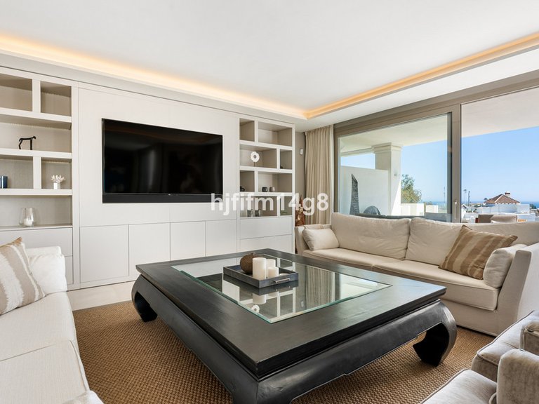 Apartment for Sale in Nueva Andalucía, Malaga 6