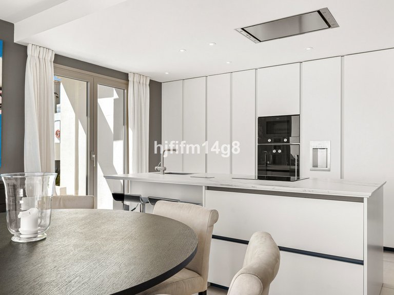 Apartment for Sale in Nueva Andalucía, Malaga 9