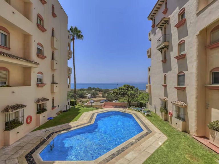 Apartment for Sale in Estepona, Malaga 1
