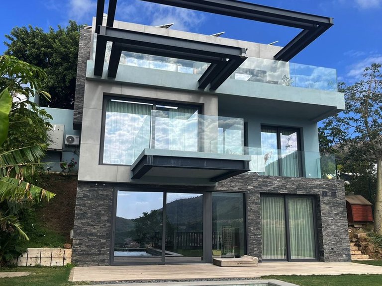 Villa for Sale in Mijas, Malaga 1