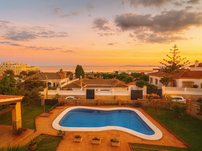 Villa for Sale in Torremolinos, Malaga 1