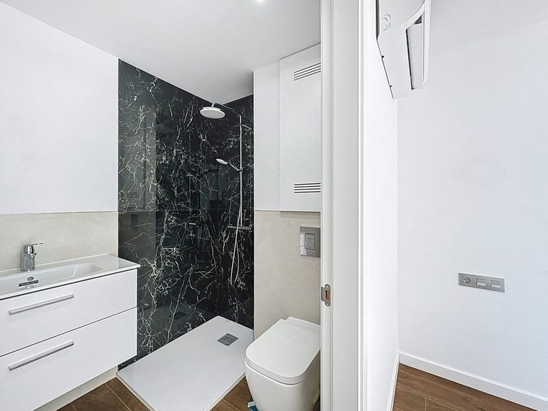 Apartment for Sale in Malagueta, Malaga 12