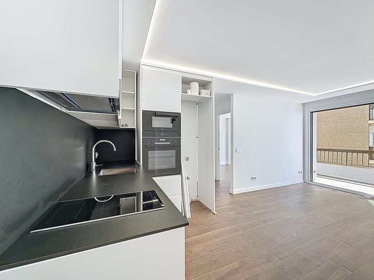 Apartment for Sale in Malagueta, Malaga 4
