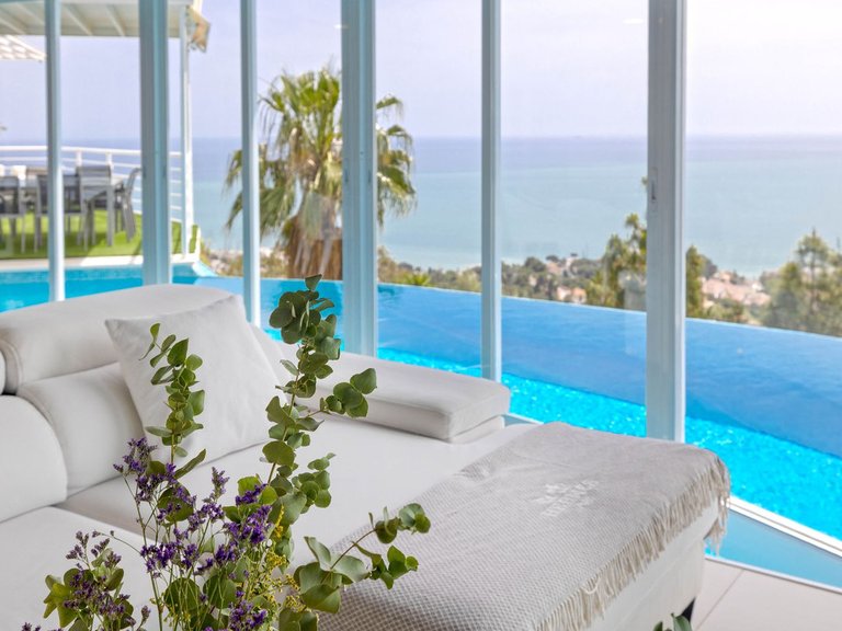 Villa for Sale in Benalmadena Costa, Malaga 1