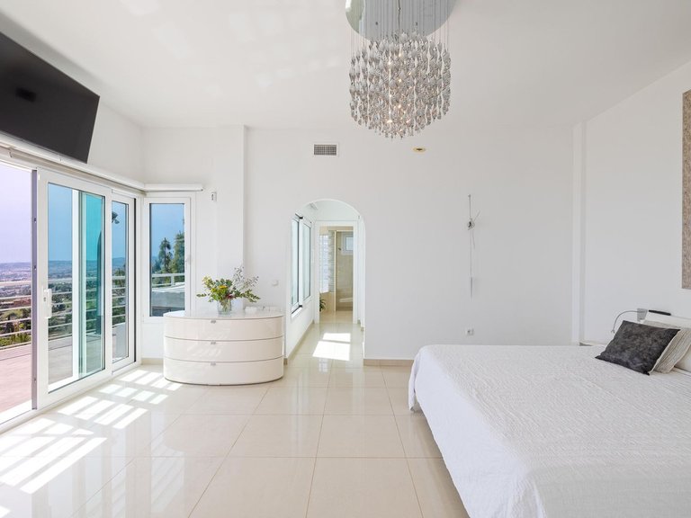 Villa for Sale in Benalmadena Costa, Malaga 23
