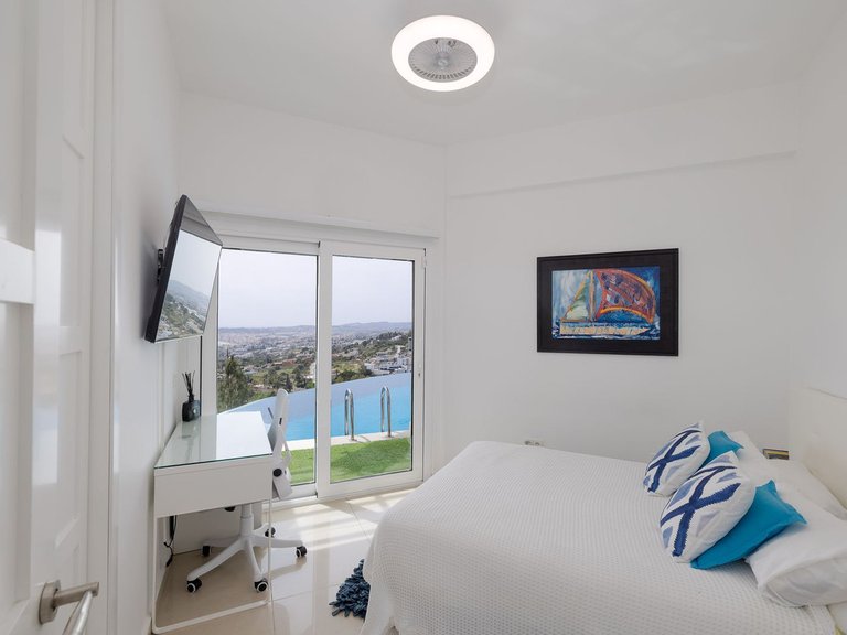 Villa for Sale in Benalmadena Costa, Malaga 27