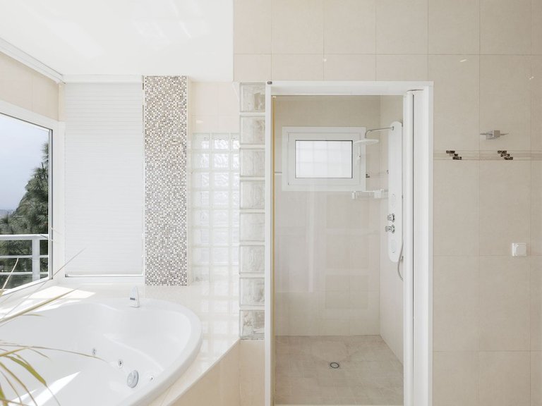 Villa for Sale in Benalmadena Costa, Malaga 29