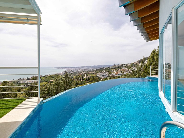Villa for Sale in Benalmadena Costa, Malaga 40