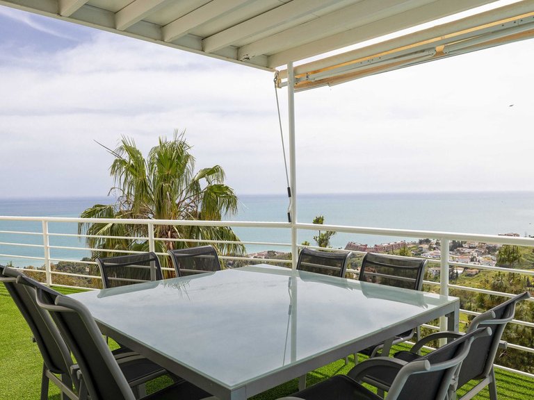 Villa for Sale in Benalmadena Costa, Malaga 41