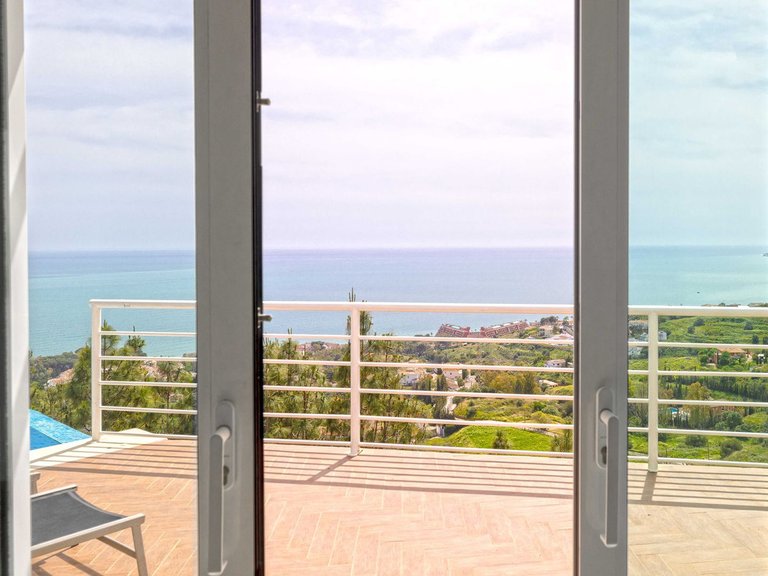 Villa for Sale in Benalmadena Costa, Malaga 49