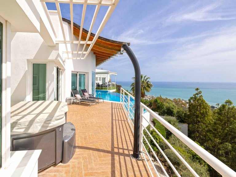 Villa for Sale in Benalmadena Costa, Malaga 52