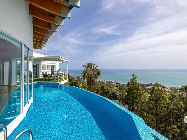 Villa for Sale in Benalmadena Costa, Malaga 54